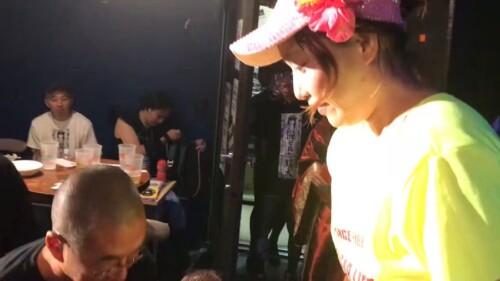 アラレ王の流し尿麺