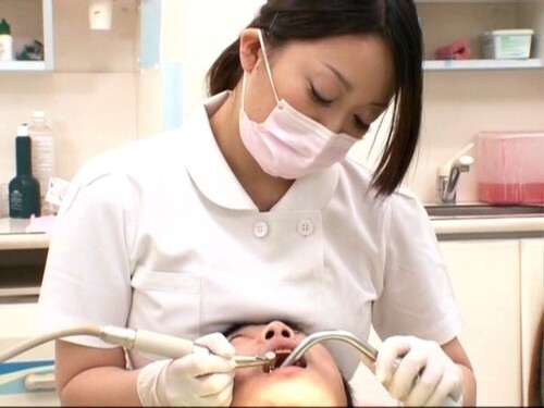 歯科衛生士がオッパイ押しつけてくる
